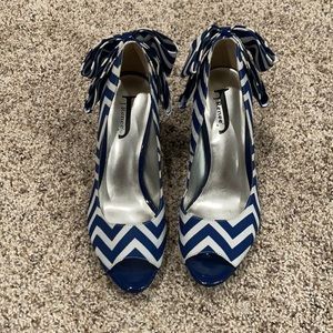 Chevron bow heels